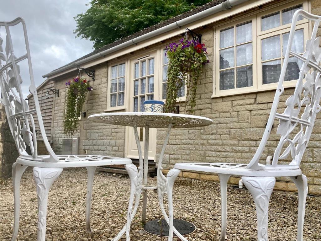 Heart Of The Village Cotswold Cottage In Crudwell. Εξωτερικό φωτογραφία